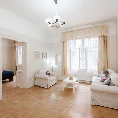 Historic Centre-Spacious Apartment Praha Bagian luar foto
